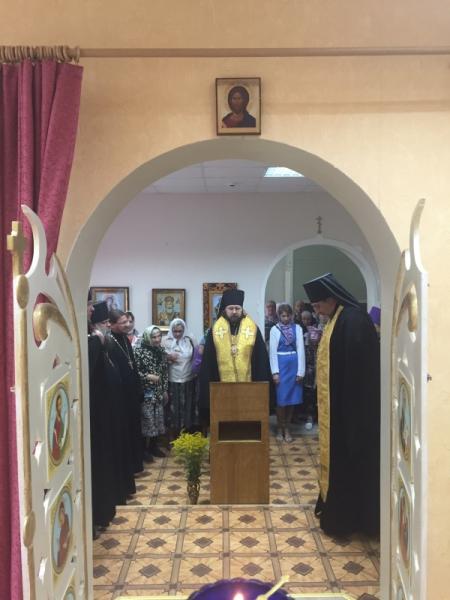 Епископ Митрофан освятил храм-часовню в Сланцах