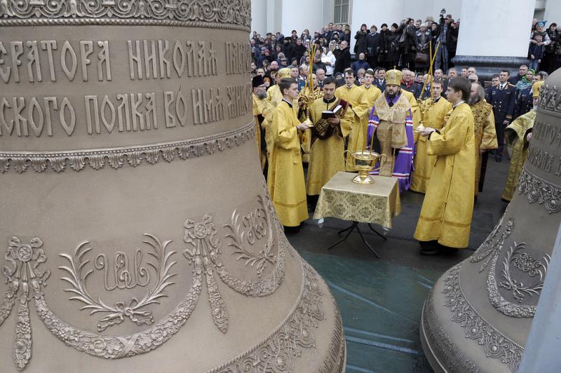 Архиепископ Амвросий освятил колокола Троицкого Измайловского собора