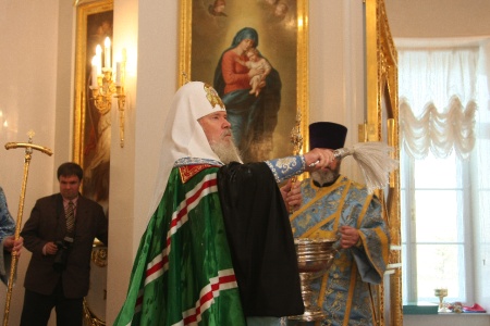 Патриарх Алексий II освятил храм святого Александра Невского в здании Сената