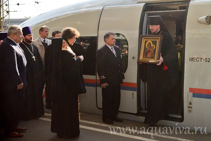 Возвращение в Новодевичий монастырь иконы Божией Матери "Отрада и Утешение"