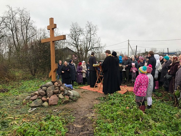 Освящён крест на месте будущего Владимирского храма в Щеглово