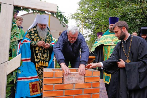 Митрополит Варсонофий освятил закладной камень воссоздаваемой колокольни Новодевичьего монастыря