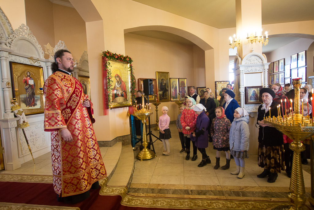 Санкт-петербург улица добровольцев 32 церковь преображения господня. Храм преображения господня в лигово. Храм преображения господня в лигово. Преображенская церковь спб добровольцев. Храм лигово расписание.