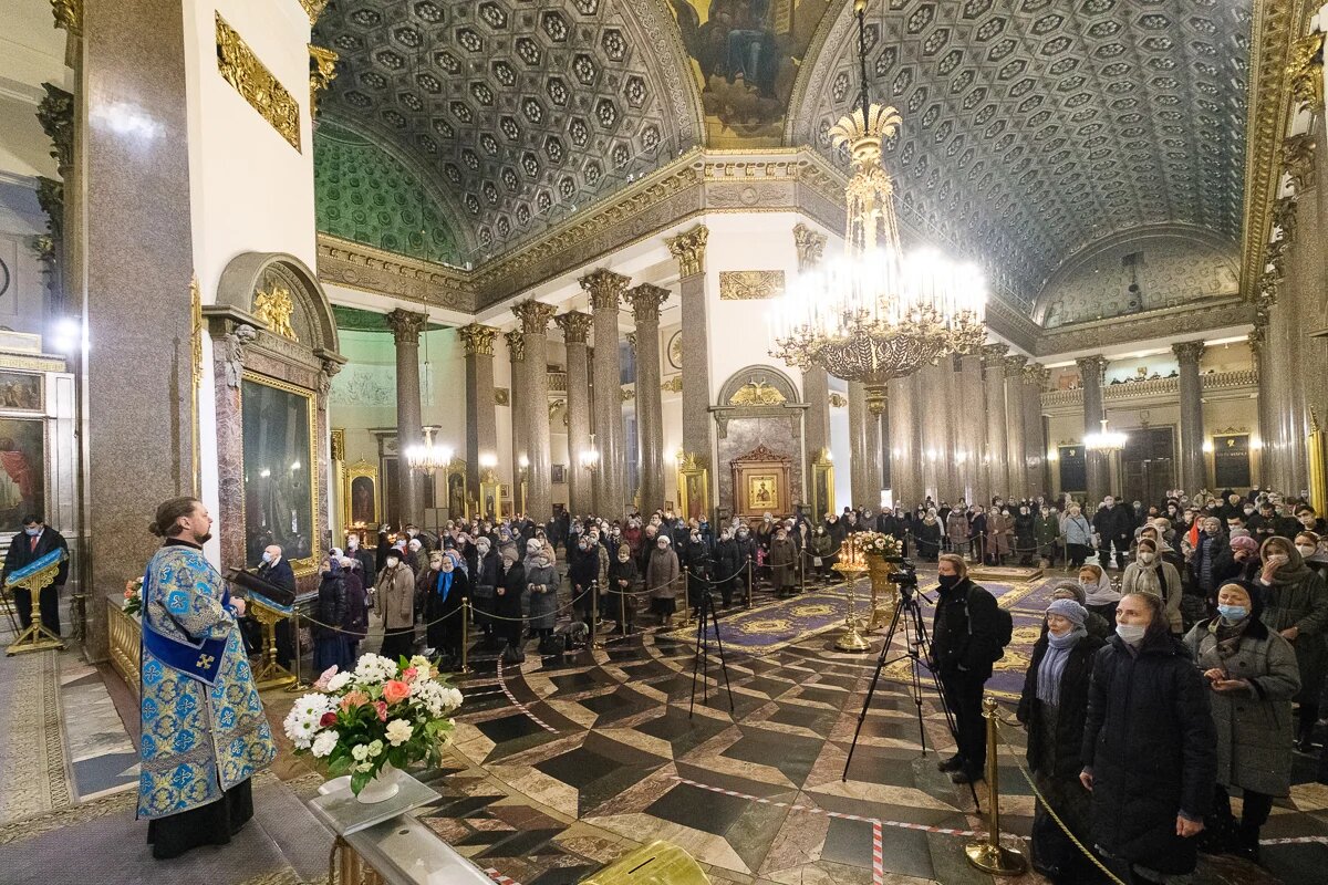 Церковь отделена от. Церковь в покоях митрополита в Санкт-Петербурге. Мальтийская звезда в Казанском соборе. 21 Июля в Казанском соборе Петербурга. Служба в Казанском соборе в Санкт-Петербурге сегодня.