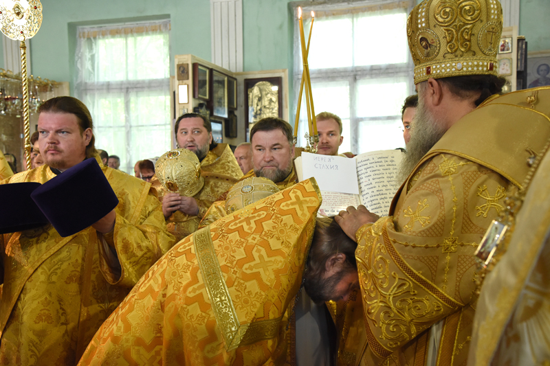 Храм святителя Спиридона г Ломоносов