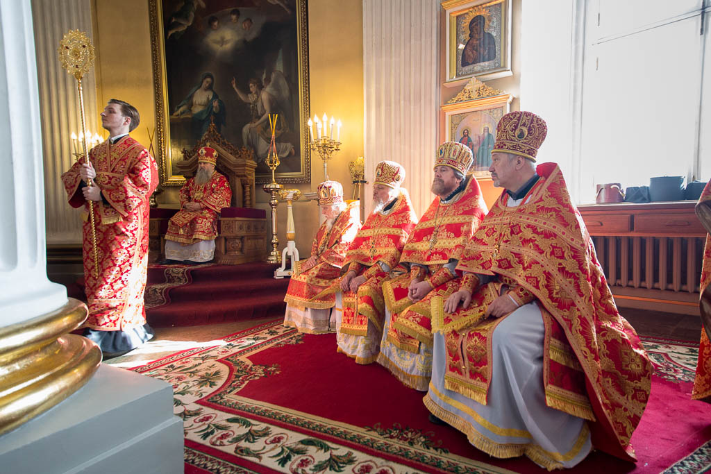 Невская лавра богослужения