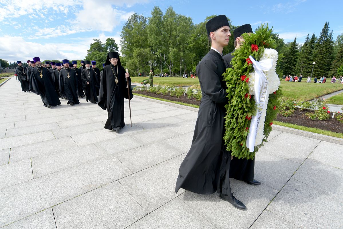 Возложение венцов в церкви картинки