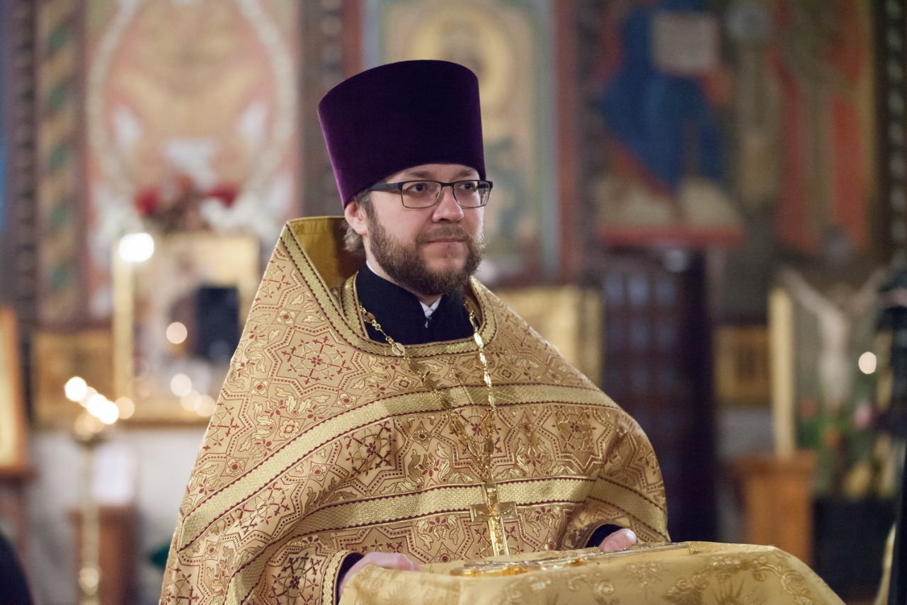 Священник игумен. Протоиерей Михаил Петропавловский. Настоятель собора Петра и Павла в Петергофе. Протоиерей Михаил Терюшов. Петропавловский собор Петергоф настоятель.