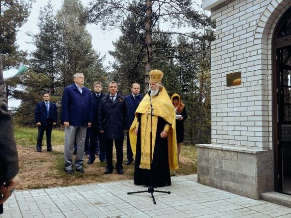 В Луге освятили часовню в честь св.вмч. Георгия Победоносца на мемориале «Партизанская Слава»