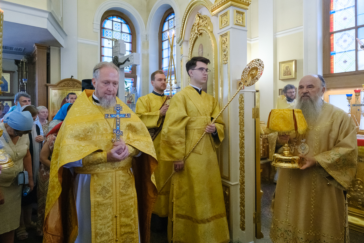 Зеленоград Никольский храм священники