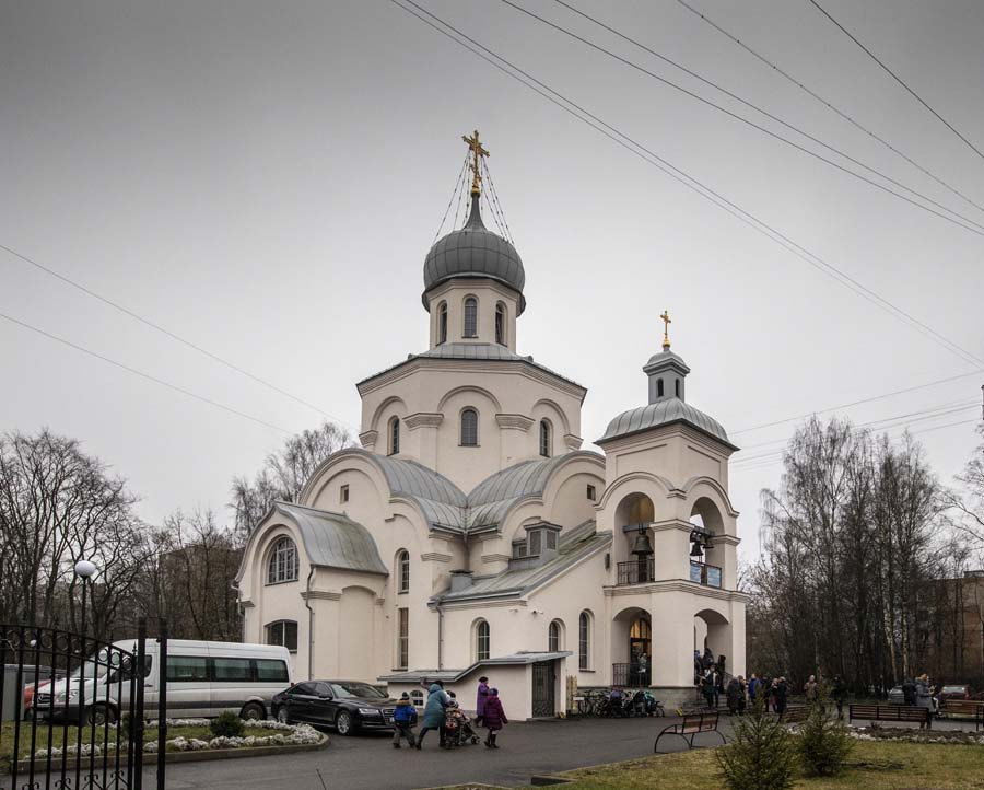 Храм на ковалевской. Храм на Софьи Ковалевской. Тихвинская Церковь на Софьи Ковалевской.