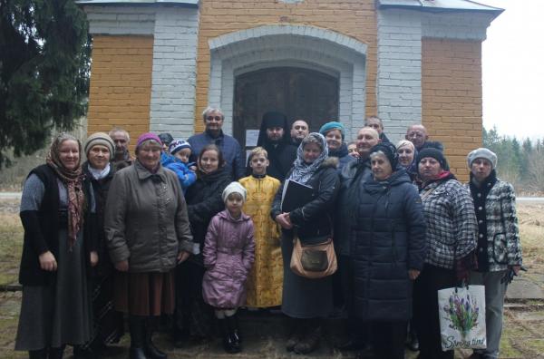 Часовня святителя Николая Чудотворца в поселке Нижние Осельки освящена иерейским чином