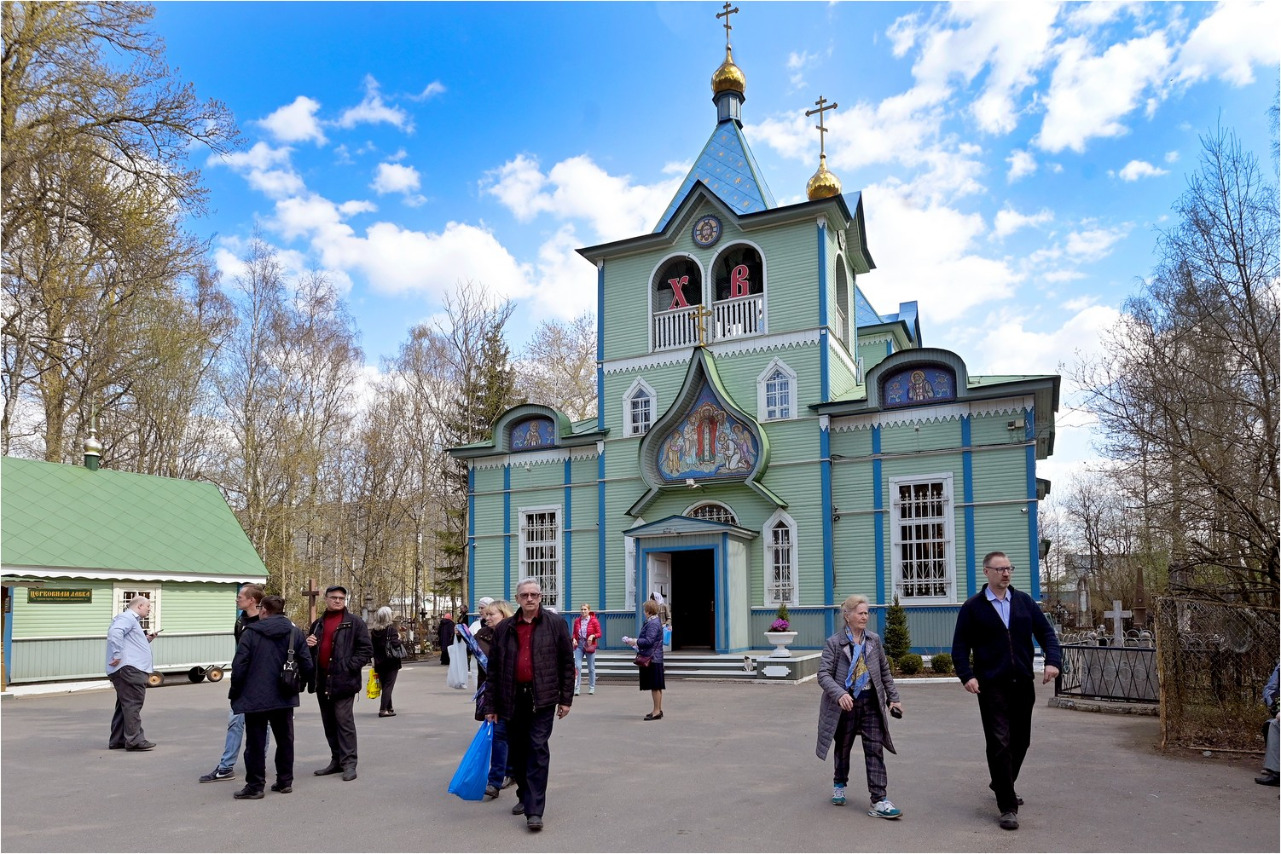 Храм преподобного Серафима Саровского в Екатеринбурге