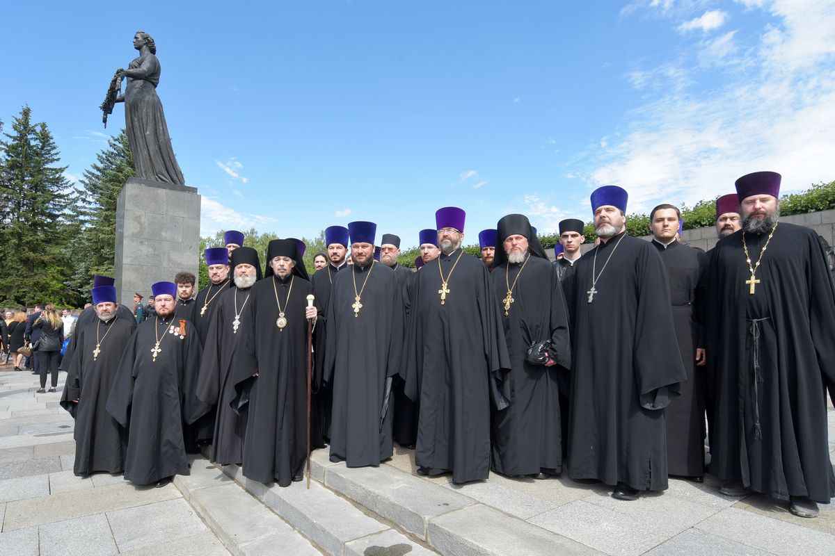 Возложение венцов в церкви картинки