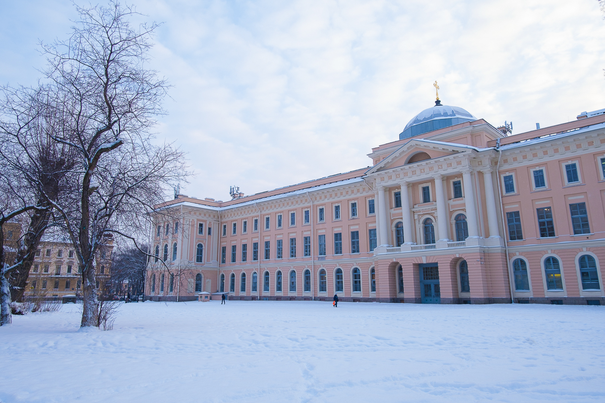 Какие есть академии