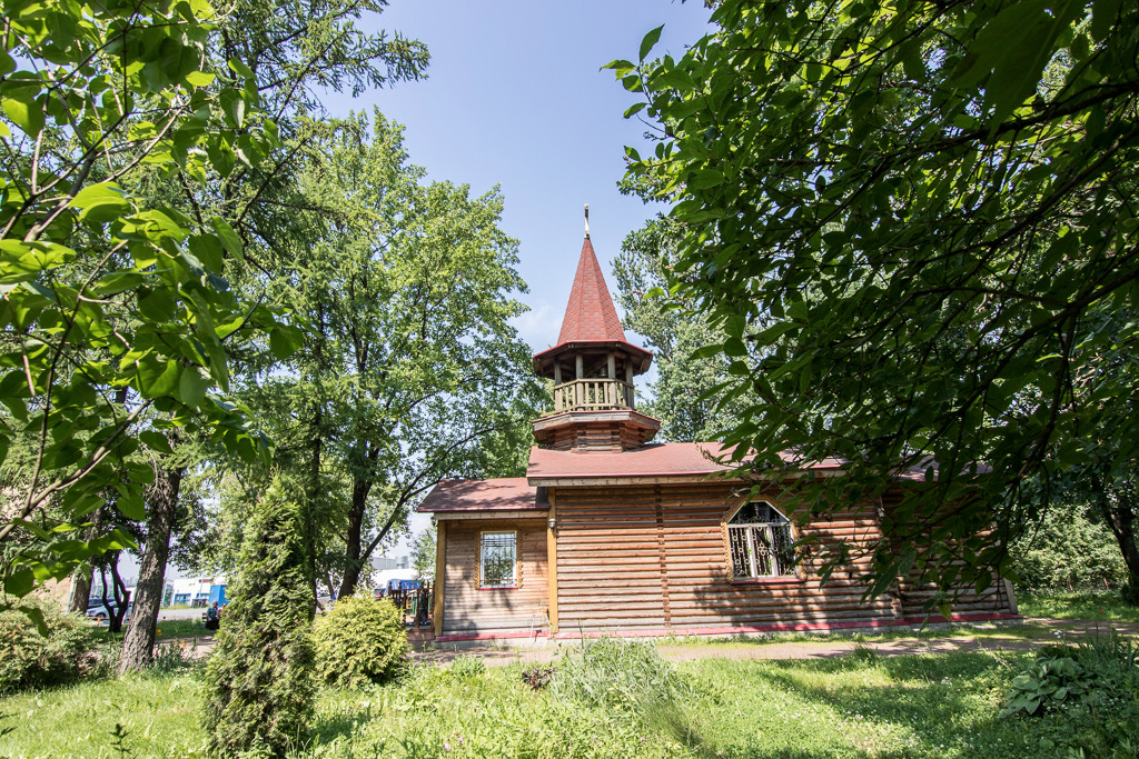 Живая церковь. Храм-часовня Покрова Пресвятой Богородицы. Храм часовня Покрова Пресвятой Богородицы в Рыбацком. Рыбацкое СПБ храм. Рыбацкое. Санкт Петербург. Храм Покрова Пресвятой Богородицы..