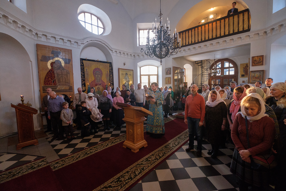 Храм Петра и Павла внутри Дубна